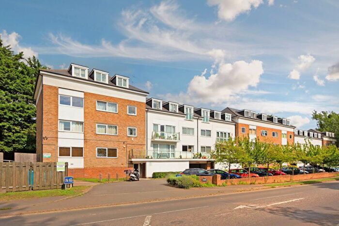 2 Bedroom Flat For Sale In Brook Court, Radlett, WD7