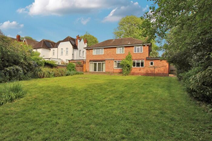 5 Bedroom Detached House To Rent In De Parys Avenue, Bedford, Bedfordshire, MK40