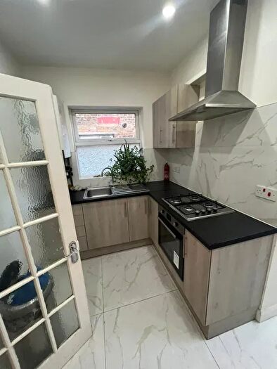 3 Bedroom Flat To Rent In St Dunstan Rd, E7