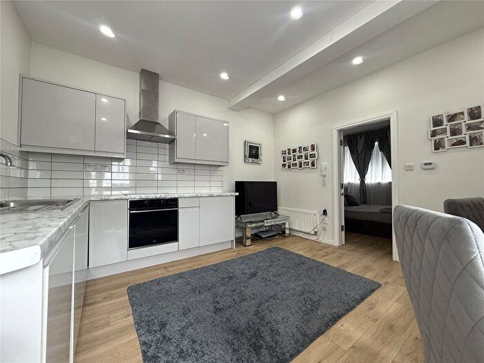 1 Bedroom Property To Rent In Flat, Queens Road, Leicester, LE2