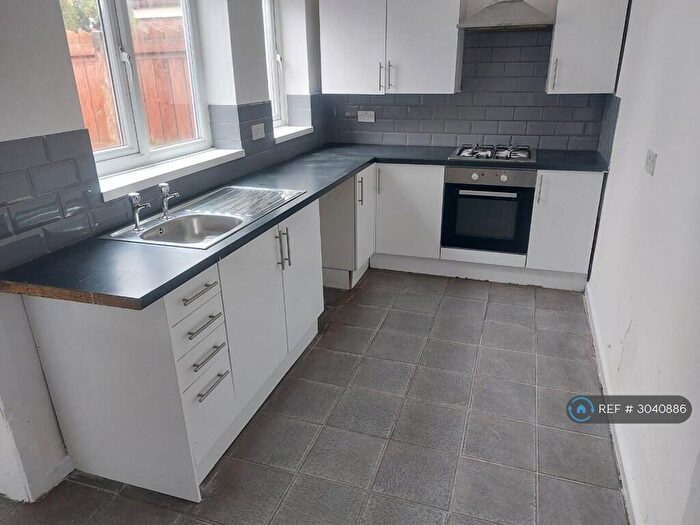 3 Bedroom Semi-Detached House To Rent In Holmrook Road, Liverpool, L11