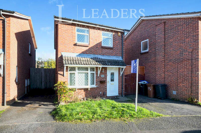 3 Bedroom Detached House To Rent In Glade Close, Northampton, NN3