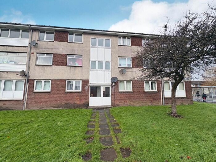 3 Bedroom Flat To Rent In Elizabethan Way, Renfrew, PA4