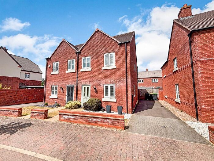 3 Bedroom Semi-Detached House For Sale In Alnwick Way, Great Denham, Bedford, MK40