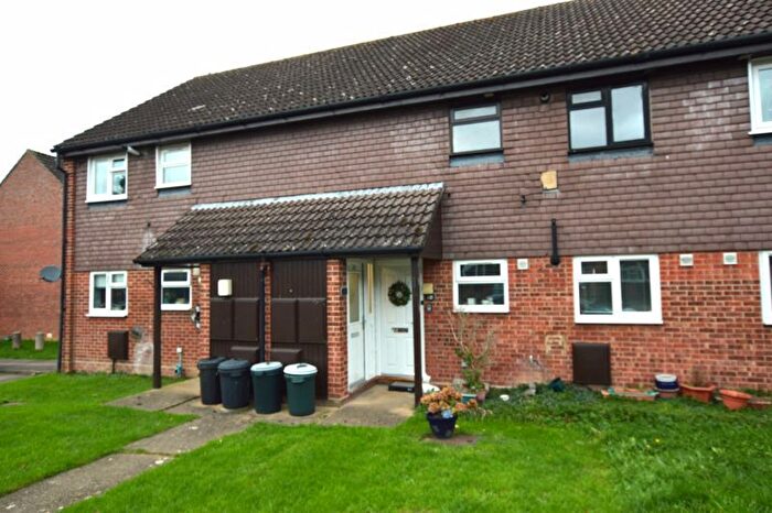 1 Bedroom Maisonette To Rent In Bedroom First Floor Maisonette, Meadow Bank, Tonbridge, TN11