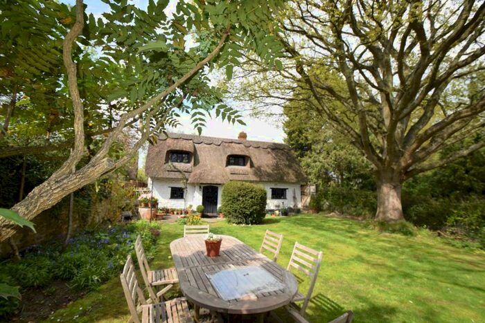 3 Bedroom Cottage For Sale In Berrick Salome, OX10