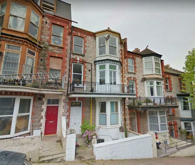 1 Bedroom Flat To Rent In Basement Flat, Avenue Road, EX34