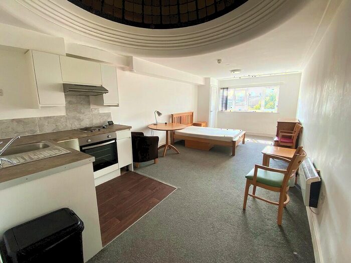 Studio To Rent In Lake Road, Portsmouth, PO1