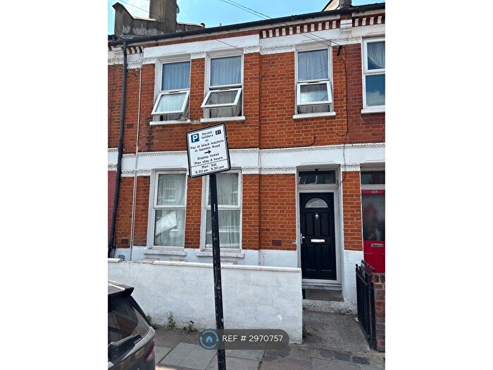 2 Bedroom Flat To Rent In Tooting, London, SW17