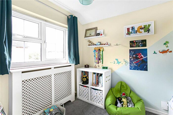 3 Bedroom End Of Terrace House For Sale In Howlands, Welwyn Garden City, Hertfordshire, AL7