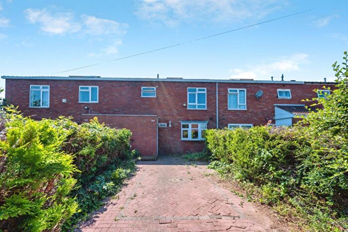 3 Bedroom Terraced House For Sale In Willow Gardens, Birmingham, B16