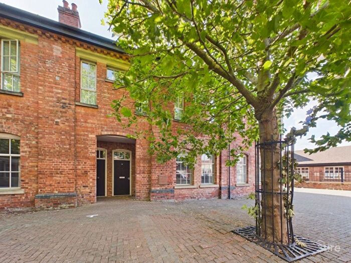 2 Bedroom Flat For Sale In Tiger Court, Burton-On-Trent, DE14