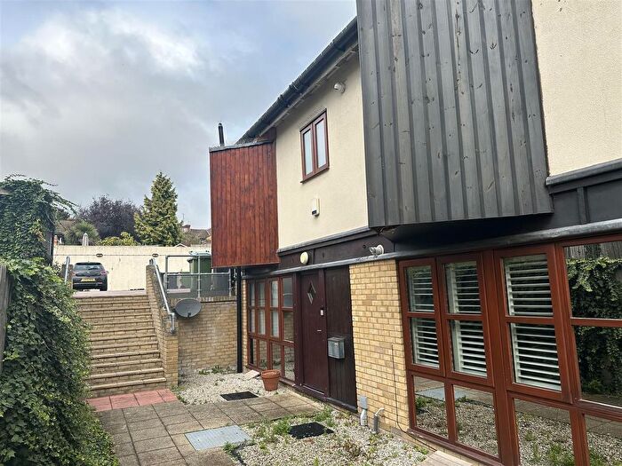 4 Bedroom Property For Sale In Old Dover Works, Maidstone, ME16