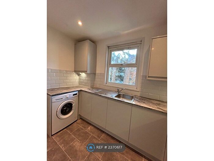 2 Bedroom Flat To Rent In Edmonton, London, N9