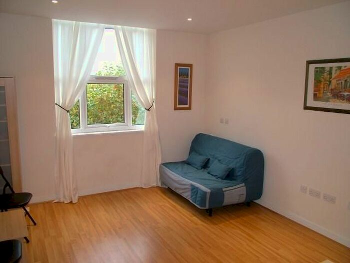 1 Bedroom Flat To Rent In Bromyard House, Bromyard Avenue, W3