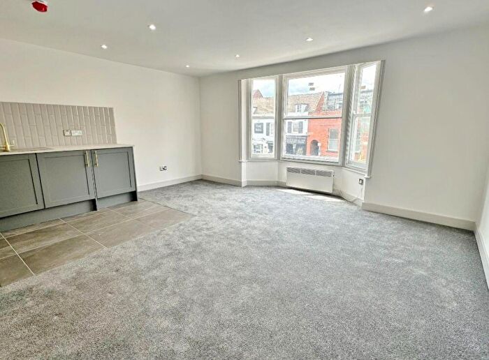 1 Bedroom Flat To Rent In Flat, High Street, Newmarket, CB8