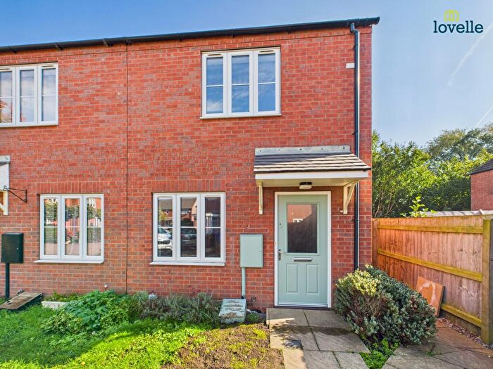 2 Bedroom End Of Terrace House To Rent In Moorhen Close, Market Rasen, LN8