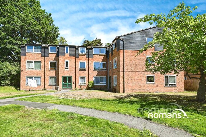 2 Bedroom Flat To Rent In Rectory Close, Bracknell, RG12