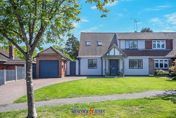 4 Bedroom Semi-Detached House For Sale In Peartrees, Ingrave, Brentwood, CM13