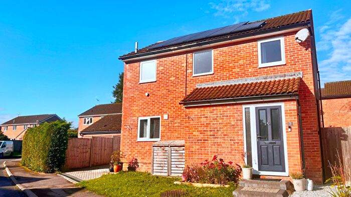 3 Bedroom Detached House For Sale In Nightingale Road, Petersfield, Hampshire, GU32