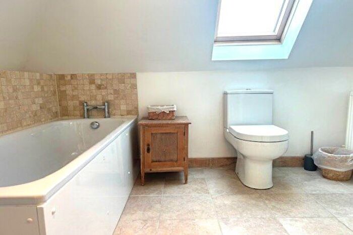 1 Bedroom Detached House To Rent In Willards Hill, Robertsbridge, TN32