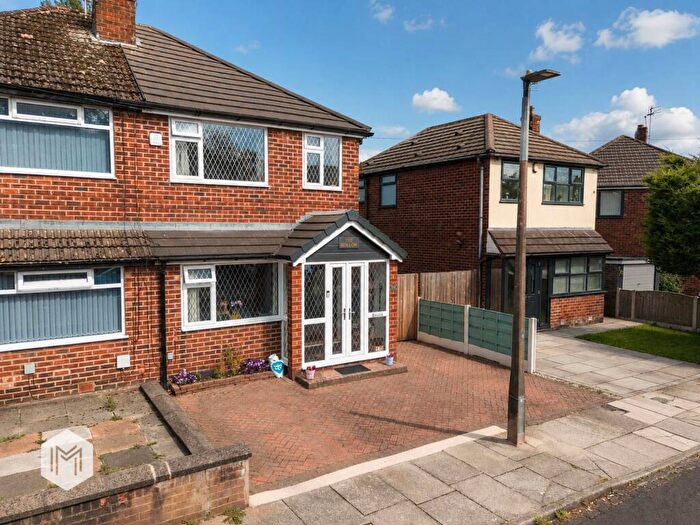3 Bedroom Semi-Detached House For Sale In Ainsdale Avenue, Bury, BL8