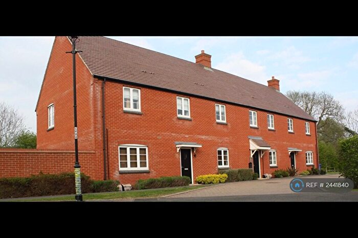 2 Bedroom Flat To Rent In Halestrap Way, Kings Sutton, Banbury, OX17