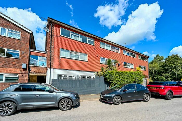 1 Bedroom Maisonette To Rent In Addlestone, Addlestone, KT15