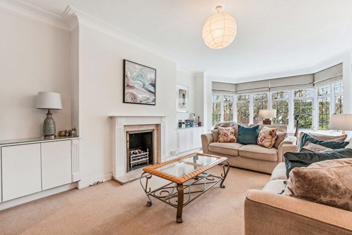 2 Bedroom Flat To Rent In Norfolk House, Highlands Heath, SW15