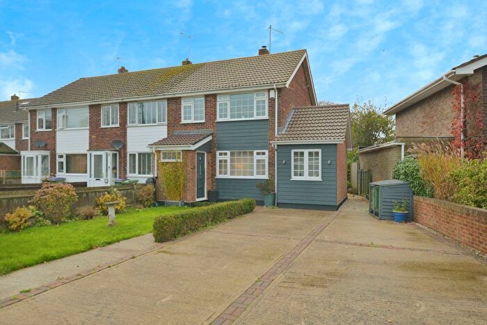 3 Bedroom End Terrace House For Sale In Queens Road, Littlestone, New Romney, Kent, TN28
