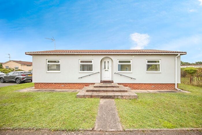 2 Bedroom Park Home For Sale In Foxhall Road, Rushmere St. Andrew, Ipswich, IP4