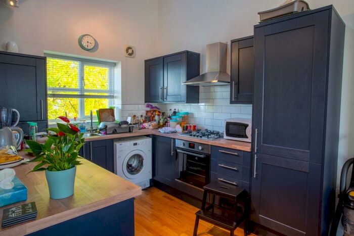 2 Bedroom Flat To Rent In Adcocks Close, Loughborough, LE11