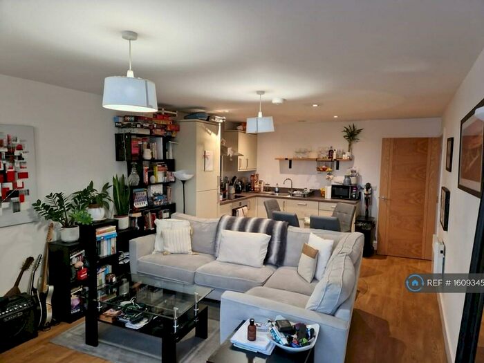 2 Bedroom Flat To Rent In Coronation Court, Southville, Bristol, BS3