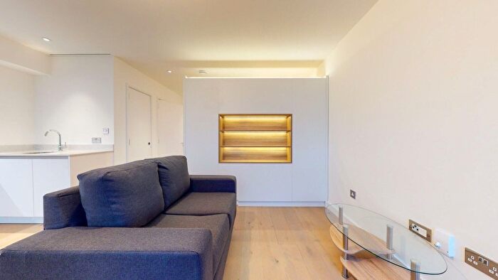 Studio To Rent In Highgate Hill, London, N19