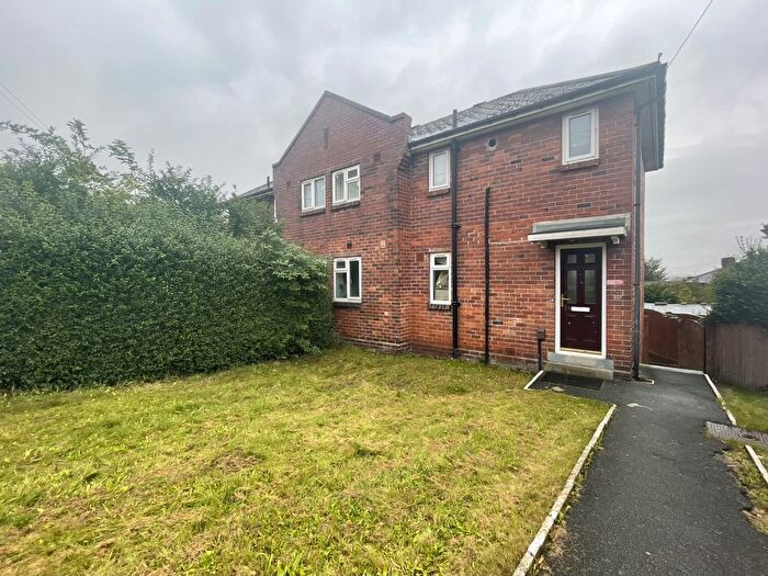 3 Bedroom Semi-Detached House To Rent In Reginald Row, Leeds, West Yorkshire, LS7