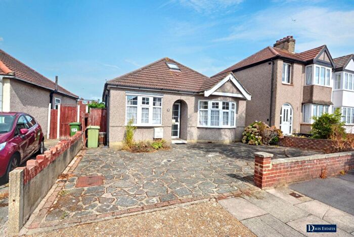 2 Bedroom Bungalow For Sale In Stanley Road, Hornchurch, RM12