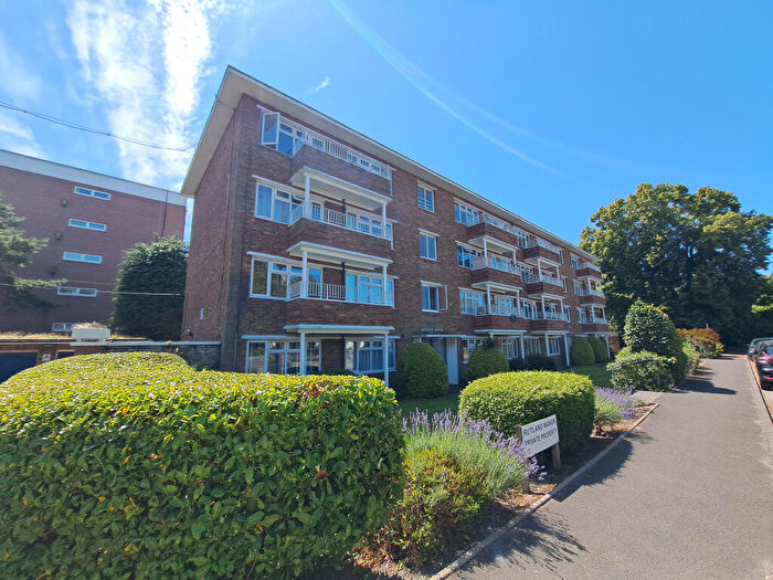 2 Bedroom Flat To Rent In Poole Road, Poole, BH12