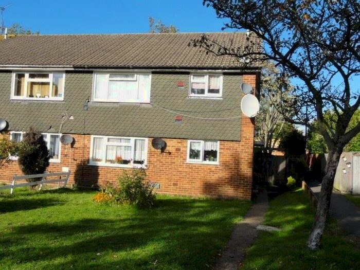 2 Bedroom Maisonette To Rent In Guernsey Close, Hounslow, TW5