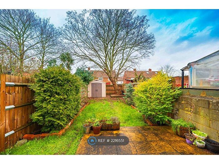 2 Bedroom Flat To Rent In Crusoe Road, Mitcham, CR4