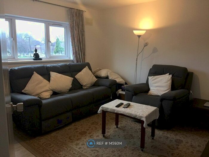 3 Bedroom Flat To Rent In Iveagh Avenue, London, NW10