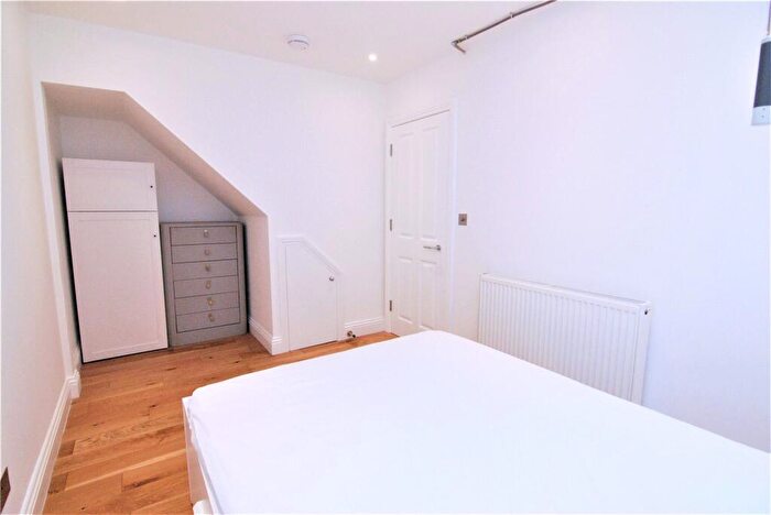 1 Bedroom Flat To Rent In Green Lanes, Harringay, London, N8