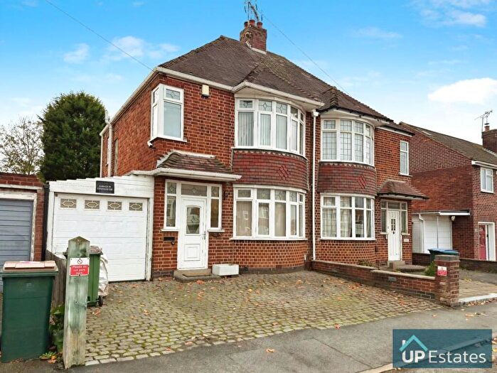 3 Bedroom Semi-Detached House For Sale In Stennels Close, Coventry, CV6