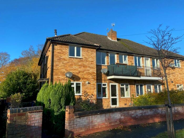 3 Bedroom Flat To Rent In Acacia Road, Leamington Spa, CV32