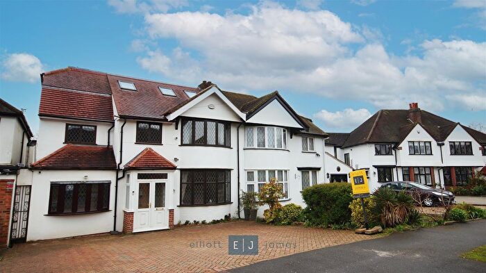 5 Bedroom Semi-Detached House To Rent In Grange Crescent, Chigwell, IG7