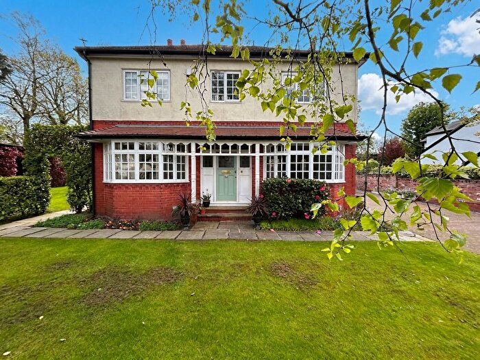 6 Bedroom Detached House For Sale In Worsley Road, Swinton, M27