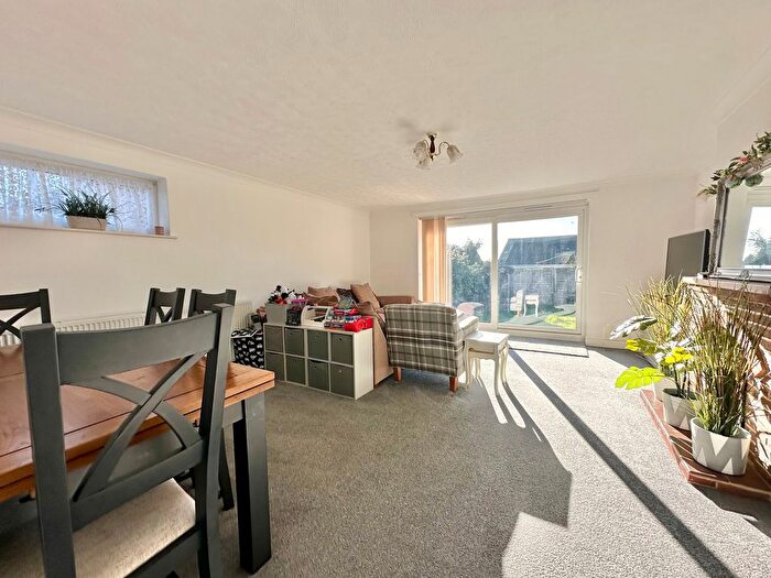 2 Bedroom Detached Bungalow For Sale In Hurstwood Close, Bexhill-On-Sea, TN40