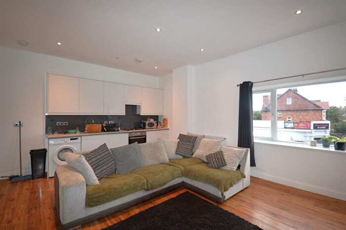 Studio To Rent In Flat /Juniper House, A New Broadway, Worthing, West Sussex, BN11