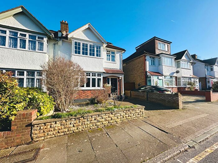 4 Bedroom Semi Detached House For Sale In Neville Road, Kingston Upon Thames, KT1