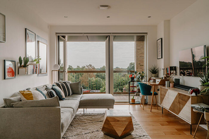 1 Bedroom Apartment For Sale In Sandon Court, London, N4