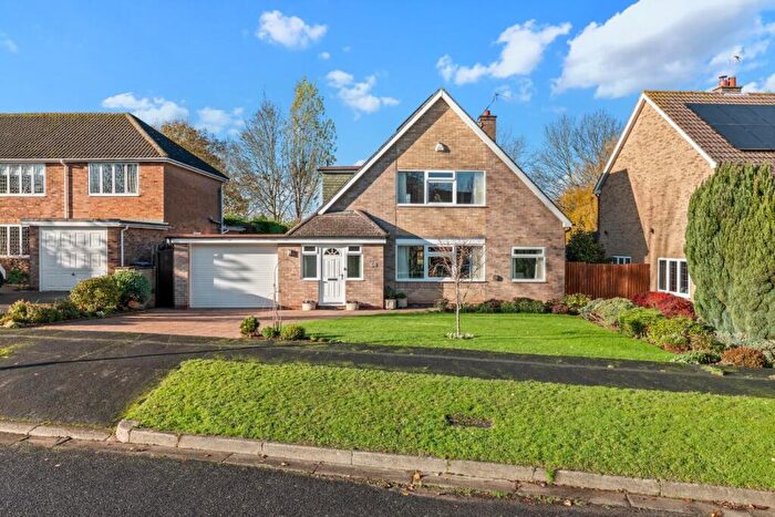 3 Bedroom Detached House For Sale In The Fairways, Leamington Spa, CV32